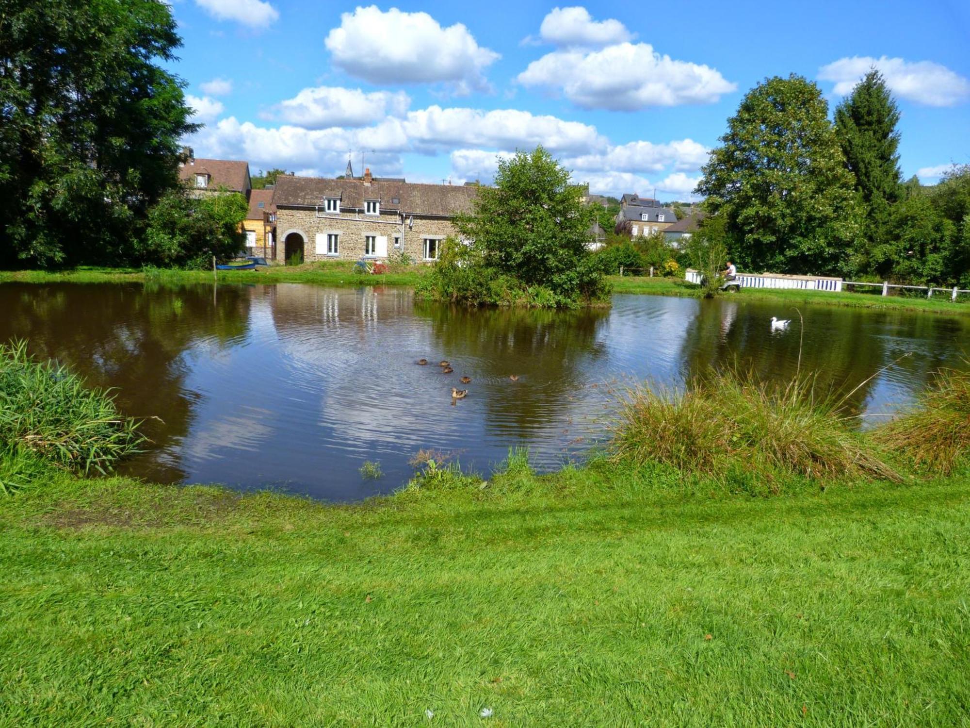 Chateau Anaselle Condé-sur-Noireau Buitenkant foto